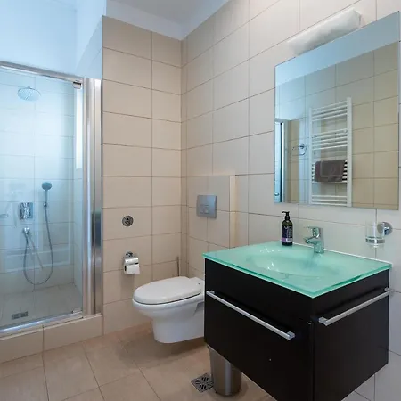 Angelinas Quarters - Mediterranean Kalamata