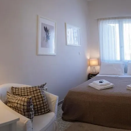 Angelinas Quarters - Mediterranean *