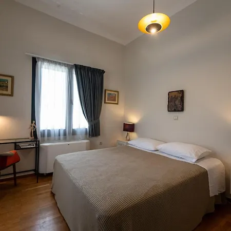 Angelinas Quarters - Mediterranean Villa