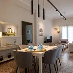 Angelinas Quarters - Mediterranean فيلة *