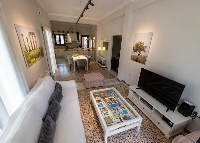 Villa Angelinas Quarters - Mediterranean Calamata