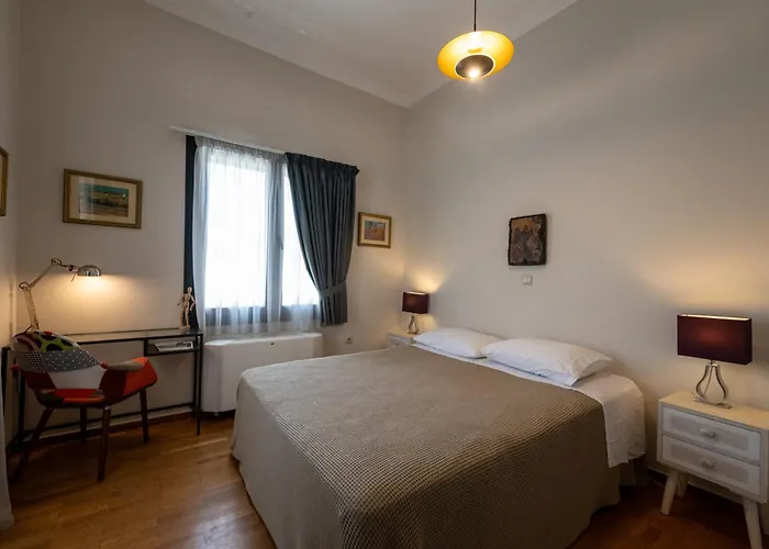 Angelinas Quarters - Mediterranean Вилла